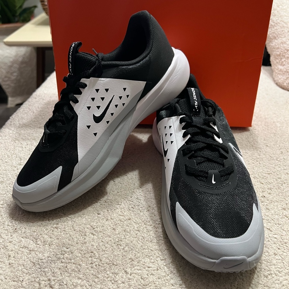 Nike Sonic Fly Older Kids' Running Shoes - Picture 4 of 9